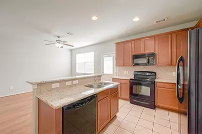 2748 Maybrook Hollow Lane, Houston, TX 77047 - Photo 15