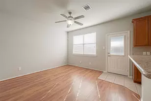 2748 Maybrook Hollow Ln, Houston, TX 77047 - Photo 9