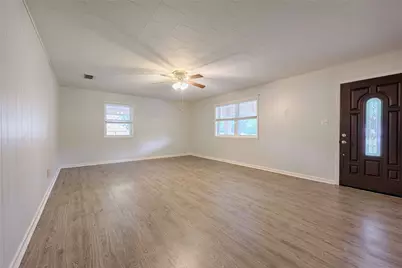 705 S La Grange Street, Flatonia, TX 78941 - Photo 5