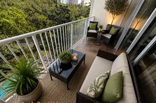 121 N Post Oak Ln, Houston, TX 77024 - Photo 23