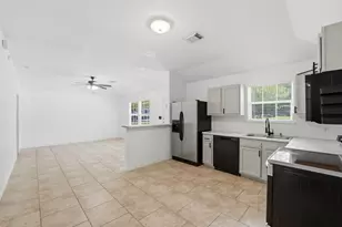 12322 Royal Lake Dr, Conroe, TX 77303 - Photo 9