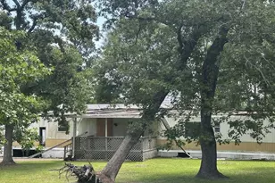 300 Linn St, Onalaska, TX 77360 - Photo 1
