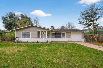 515 24th Avenue N, Texas City, TX 77590 - Photo 1