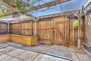 11515 Burdine St, Houston, TX 77035 - Photo 35