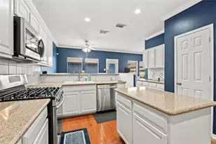 1289 El Camino Village Dr, Houston, TX 77058 - Photo 15