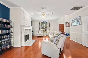 1289 El Camino Village Dr, Houston, TX 77058 - Photo 9