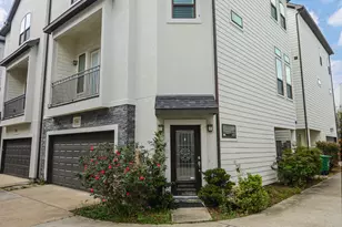 964 W 24th St, Houston, TX 77008 - Photo 1