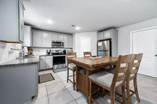 2015 Avenue H, Danbury, TX 77534 - Photo 9