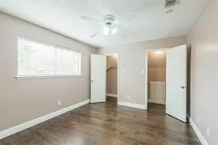 11902 Brook Meadows Ln, Meadows Place, TX 77477 - Photo 13
