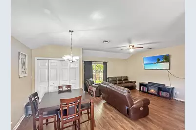 704 S Market Street, Flatonia, TX 78941 - Photo 5