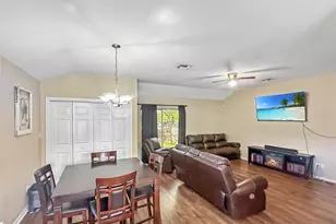 704 S Market St, Flatonia, TX 78941 - Photo 5