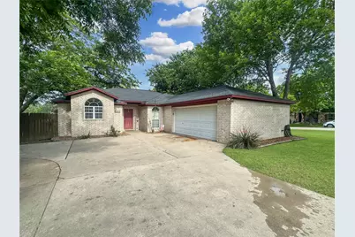 704 S Market Street, Flatonia, TX 78941 - Photo 1