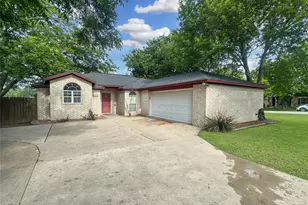 704 S Market St, Flatonia, TX 78941 - Photo 1
