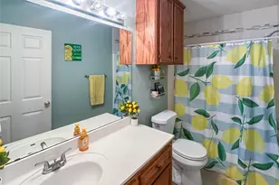 704 S Market St, Flatonia, TX 78941 - Photo 17