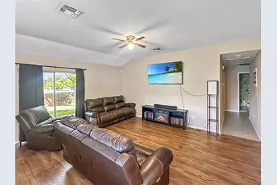 704 S Market Street, Flatonia, TX 78941 - Photo 3
