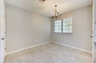 7306 Cottonwood Dr, Baytown, TX 77521 - Photo 15