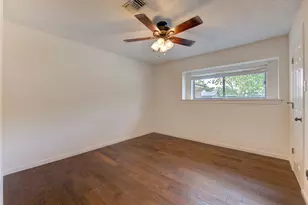 7306 Cottonwood Dr, Baytown, TX 77521 - Photo 11