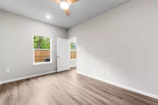 8161 Tate St, Houston, TX 77028 - Photo 9