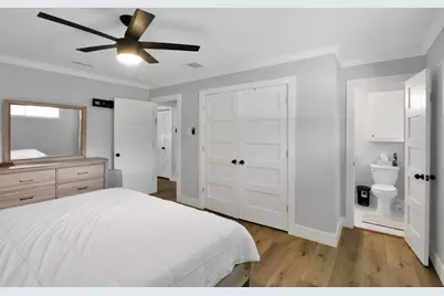 6111 Shadow Crest Street, Houston, TX 77074 - Photo 9