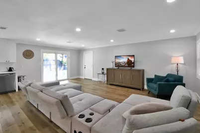 6111 Shadow Crest Street, Houston, TX 77074 - Photo 3