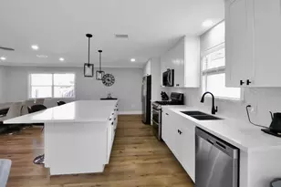 6111 Shadow Crest St, Houston, TX 77074 - Photo 1
