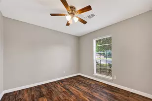 402 Christina Ln, Friendswood, TX 77546 - Photo 13