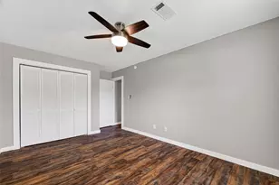 402 Christina Ln, Friendswood, TX 77546 - Photo 35