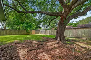402 Christina Ln, Friendswood, TX 77546 - Photo 37