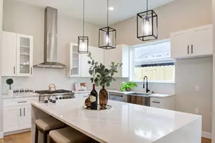 110 E 28th St, Houston, TX 77008 - Photo 31