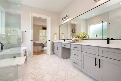 110 E 28th Street, Houston, TX 77008 - Photo 17