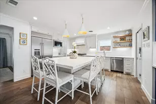 7906 Meadowbriar Ln, Houston, TX 77063 - Photo 3