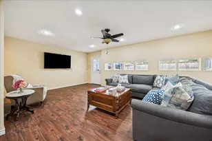 7906 Meadowbriar Ln, Houston, TX 77063 - Photo 31