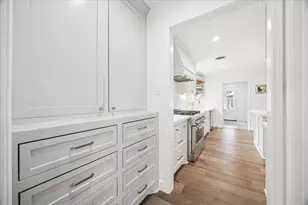 7906 Meadowbriar Ln, Houston, TX 77063 - Photo 19