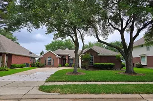 4018 Crystal Lake Circle N, Pearland, TX 77584 - Photo 5