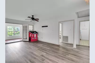 7923 Glenview Drive, Houston, TX 77061 - Photo 17