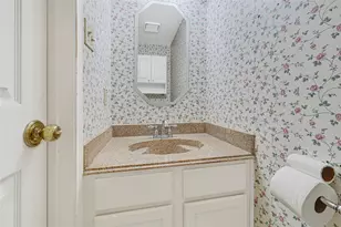 330 Welford Ln, Highlands, TX 77562 - Photo 9