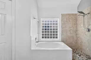 11018 Seminole Spring Ln, Houston, TX 77089 - Photo 37