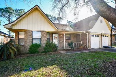 68 Alexander Court, Angleton, TX 77515 - Photo 3