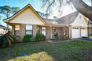 68 Alexander Ct, Angleton, TX 77515 - Photo 3