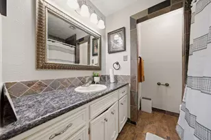 201 Amber Ln, League City, TX 77573 - Photo 23