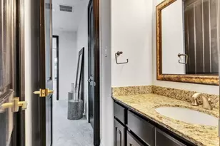 2523 Watts St, Houston, TX 77030 - Photo 37