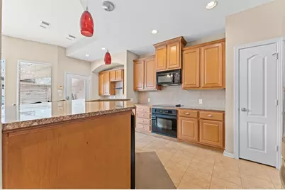 2411 Clippers Square, Houston, TX 77058 - Photo 9