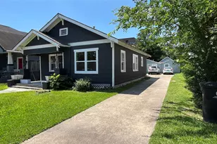 720 E 12th St, Houston, TX 77008 - Photo 1