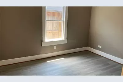 720 E 12th Street, Houston, TX 77008 - Photo 9