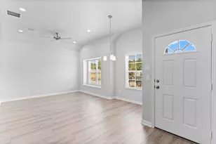 11880 E Gate Dr, Willis, TX 77318 - Photo 3