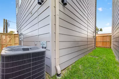 126 Sidney Street, Houston, TX 77003 - Photo 27