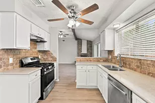 407 Ironbark Dr, Houston, TX 77598 - Photo 15