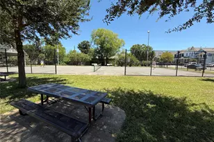 801 W 22nd St, Houston, TX 77008 - Photo 17