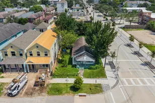 801 W 22nd St, Houston, TX 77008 - Photo 3