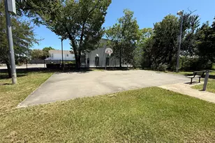 801 W 22nd St, Houston, TX 77008 - Photo 15